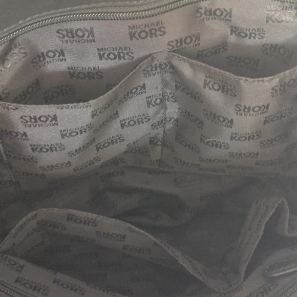 Michael Kors Kempton Large Nylon Tote - Picture 12 of 13